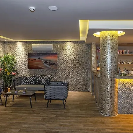 阿蒂伯格海滩酒店 3* 阿拉尼亚